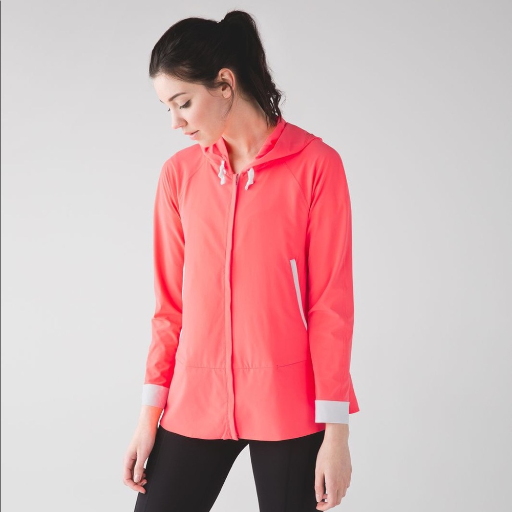 Lululemon Sun Showers Jacket - Sz 4 - NEVER WORN